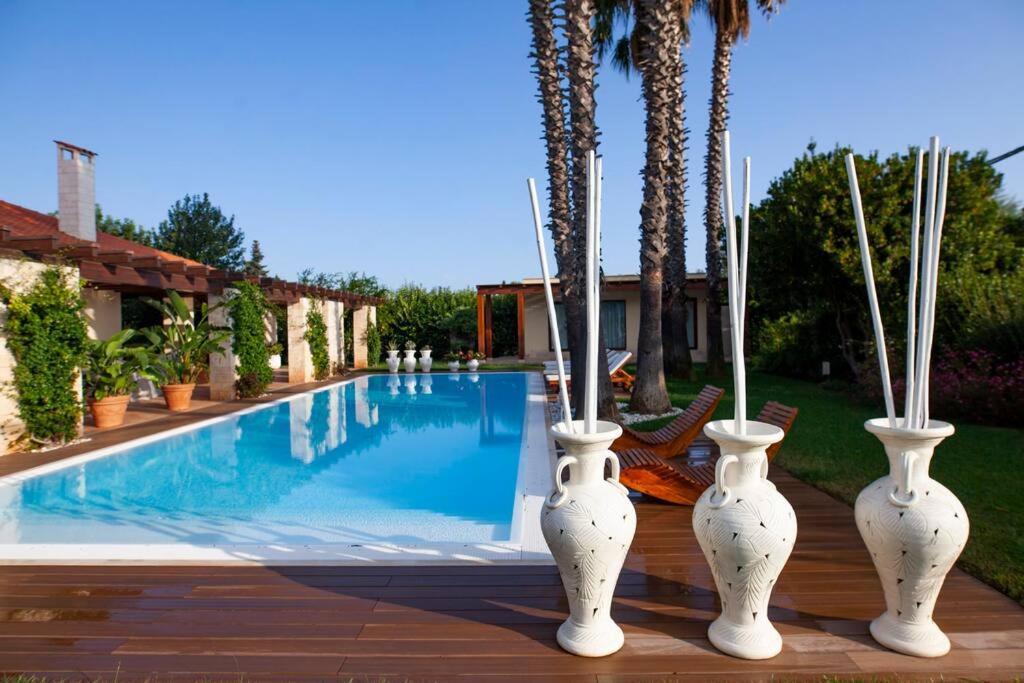 Spaziosa Villa Con Piscina E Giardino, Поліньяно-а-Маре Екстер'єр фото