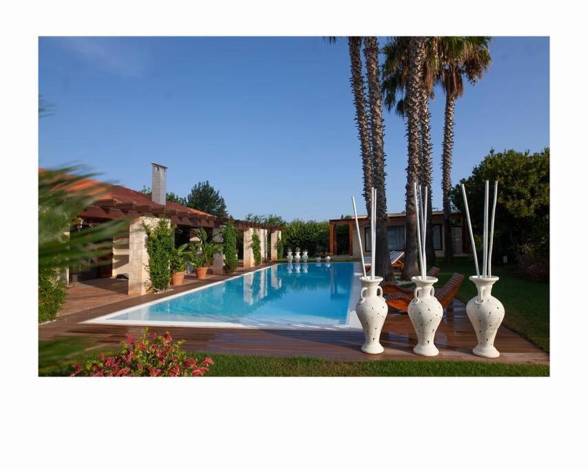 Spaziosa Villa Con Piscina E Giardino, Поліньяно-а-Маре Екстер'єр фото